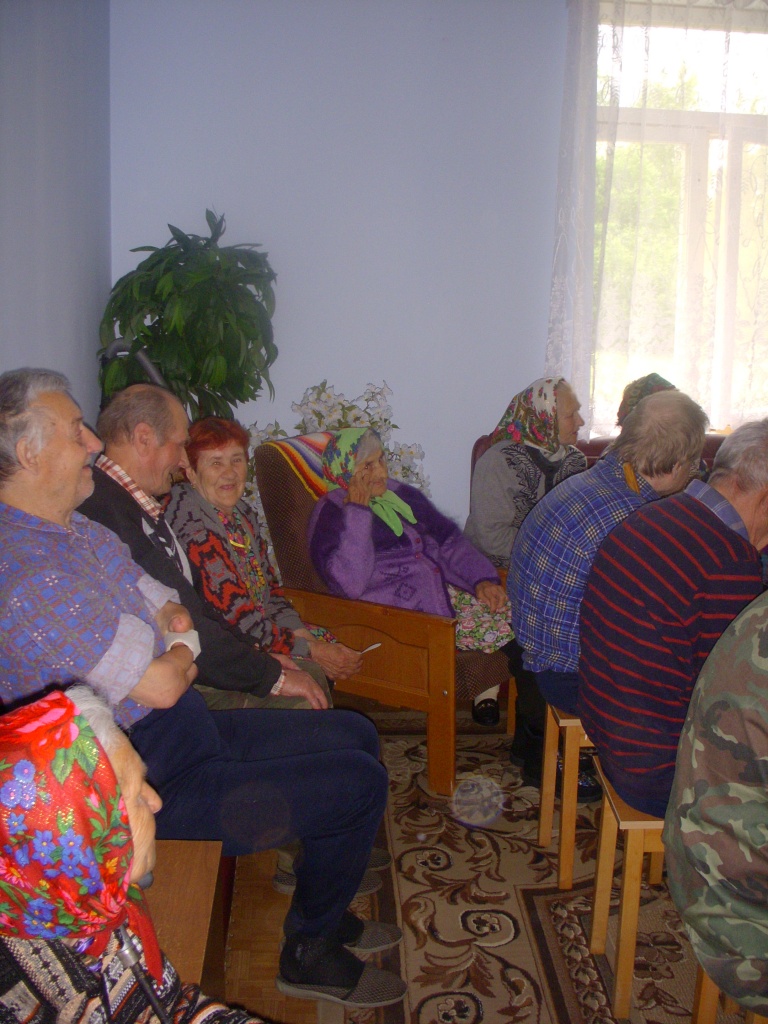 Концерт ансамбля ''Родные напевы'' из д. Дрегли 019.jpg Концерт ансамбля ''Родные напевы'' из д. Дрегли 019.jpg