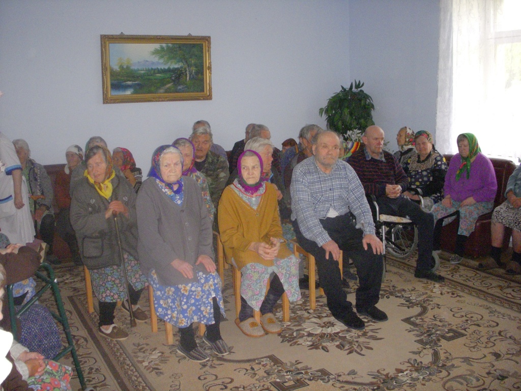 Концерт ансамбля ''Родные напевы'' из д. Дрегли 001.jpg Концерт ансамбля ''Родные напевы'' из д. Дрегли 001.jpg